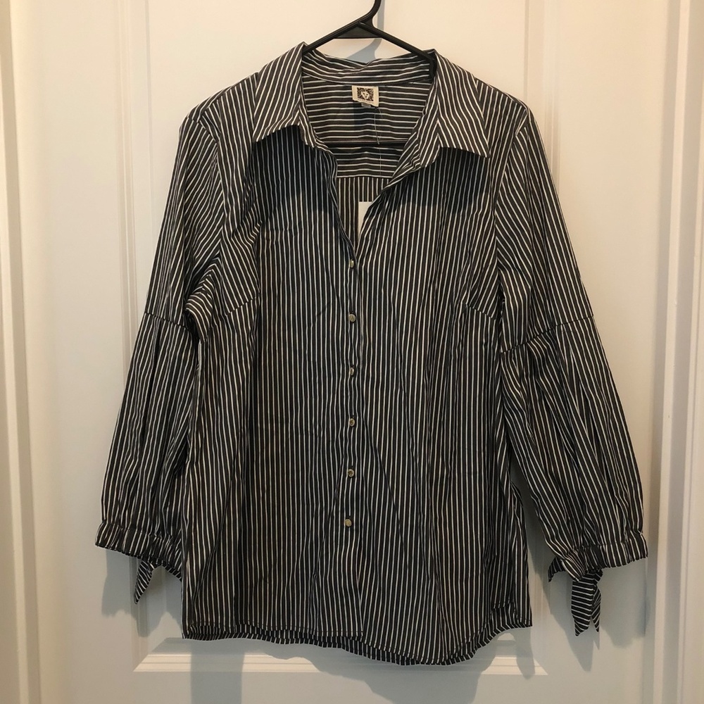 Anne Klein Long Sleeved Blouse